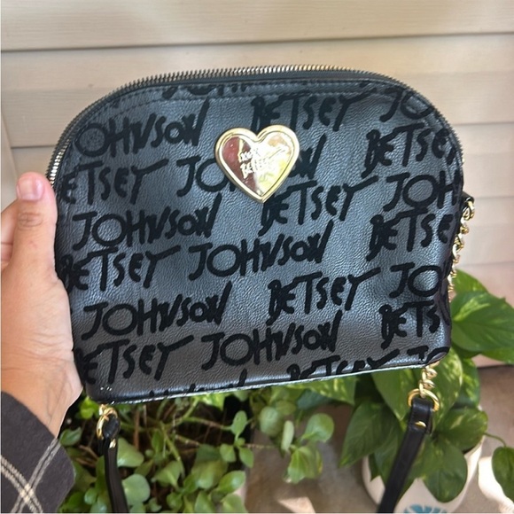 Betsy Johnson Crossbody  Handbag - Picture 1 of 4